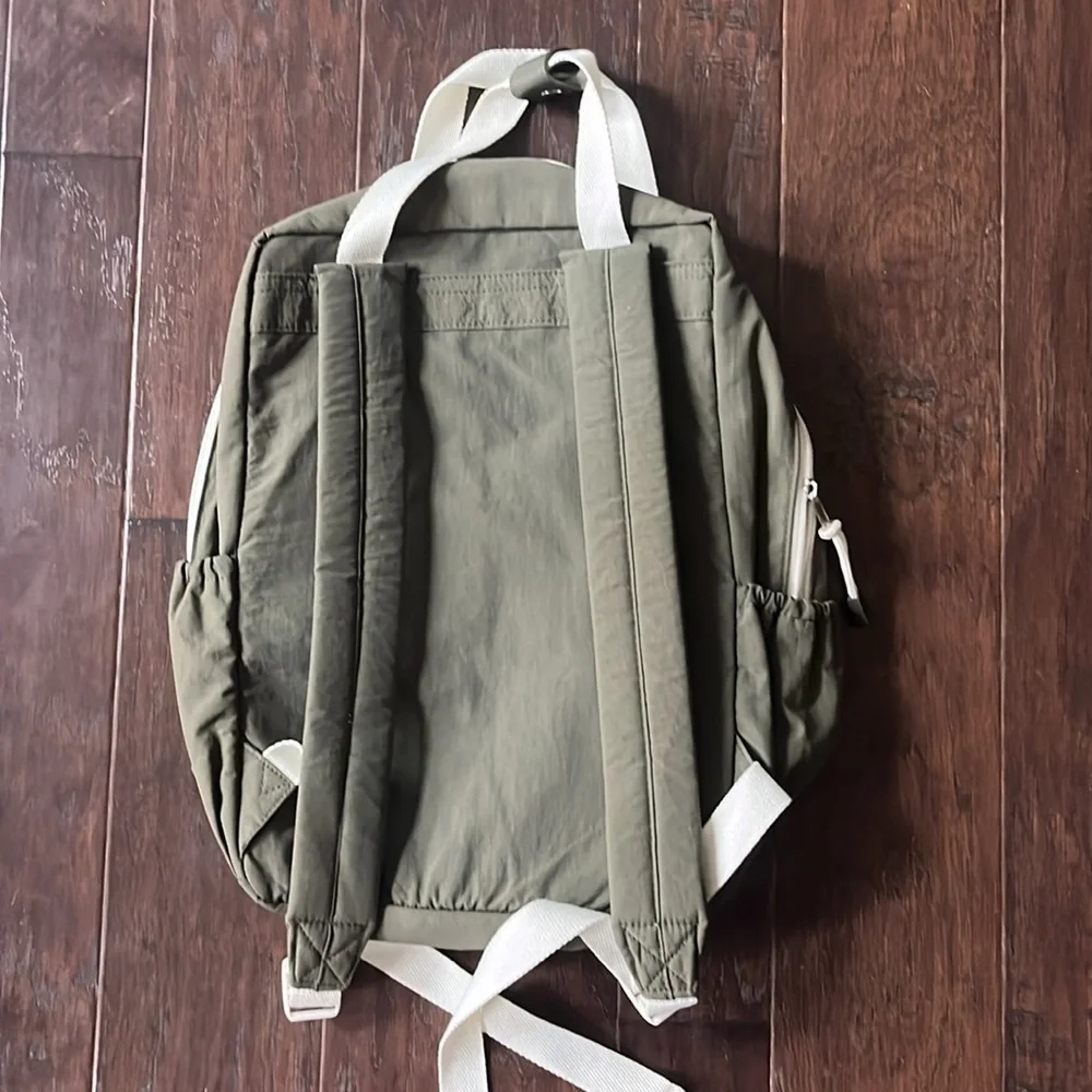 Wild Fable square Olive green backpackk